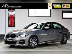 BMW 3-serie - 320i High Executive M Sport | Apple Car Play | HUD | Dealer onderhouden