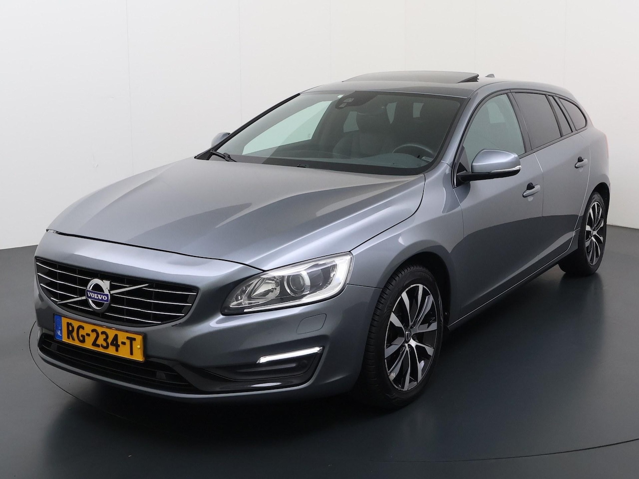 Volvo V60 - 1.5 T2 Polar+ Dynamic - AutoWereld.nl