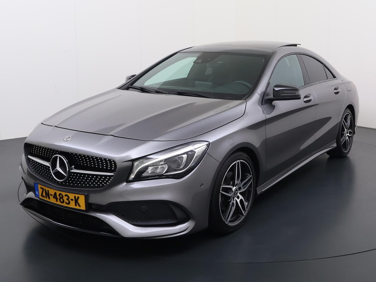 Mercedes-Benz CLA-Klasse - 180 AMG Prestige Black - AutoWereld.nl