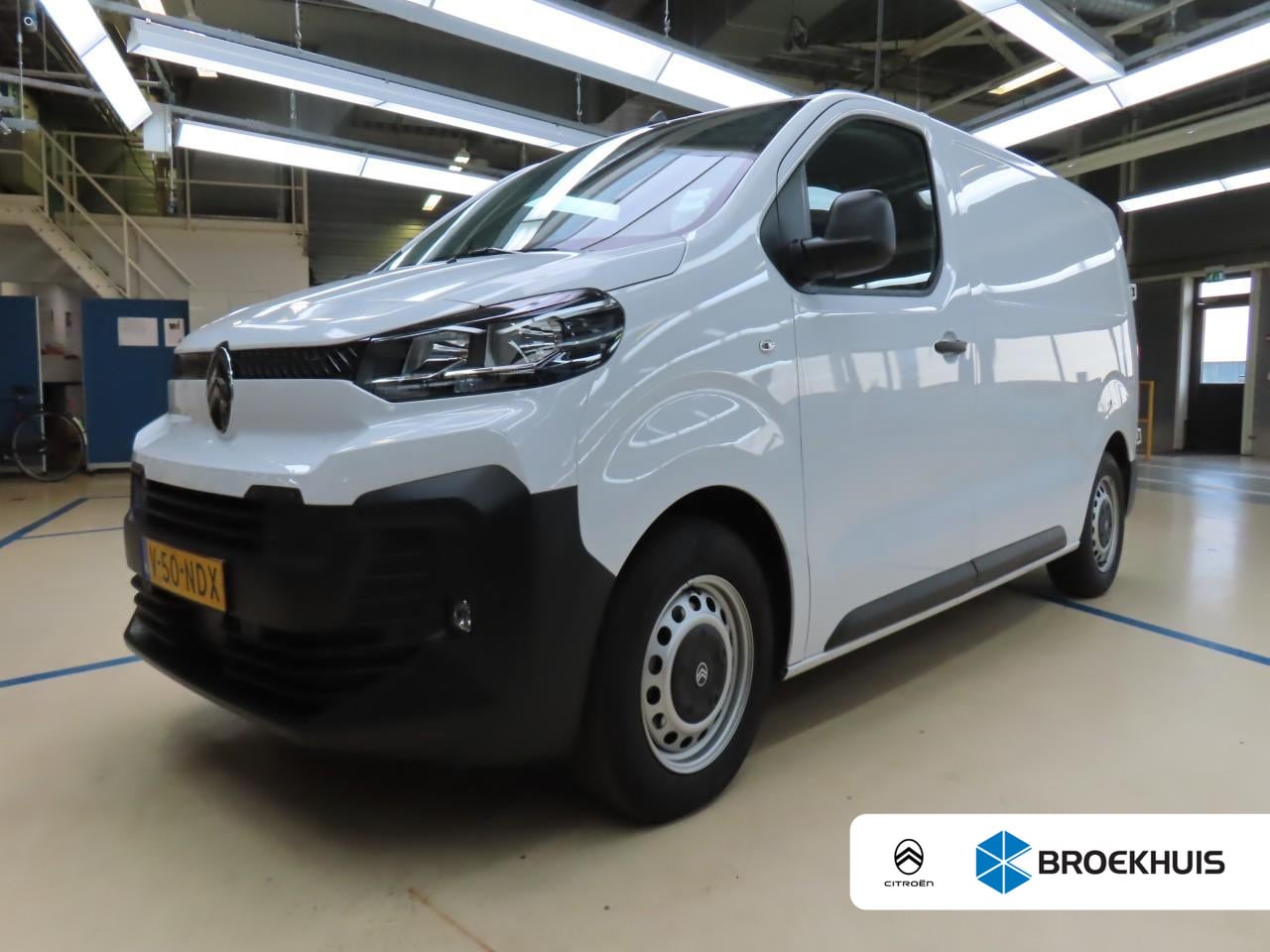 Citroën Jumpy - 8 JAAR GARANTIE | CAMERA | 10" SCHERM + DRAADLOOS CARPLAY + NAVI | BETONPLEX LAADVLOER | 1 - AutoWereld.nl