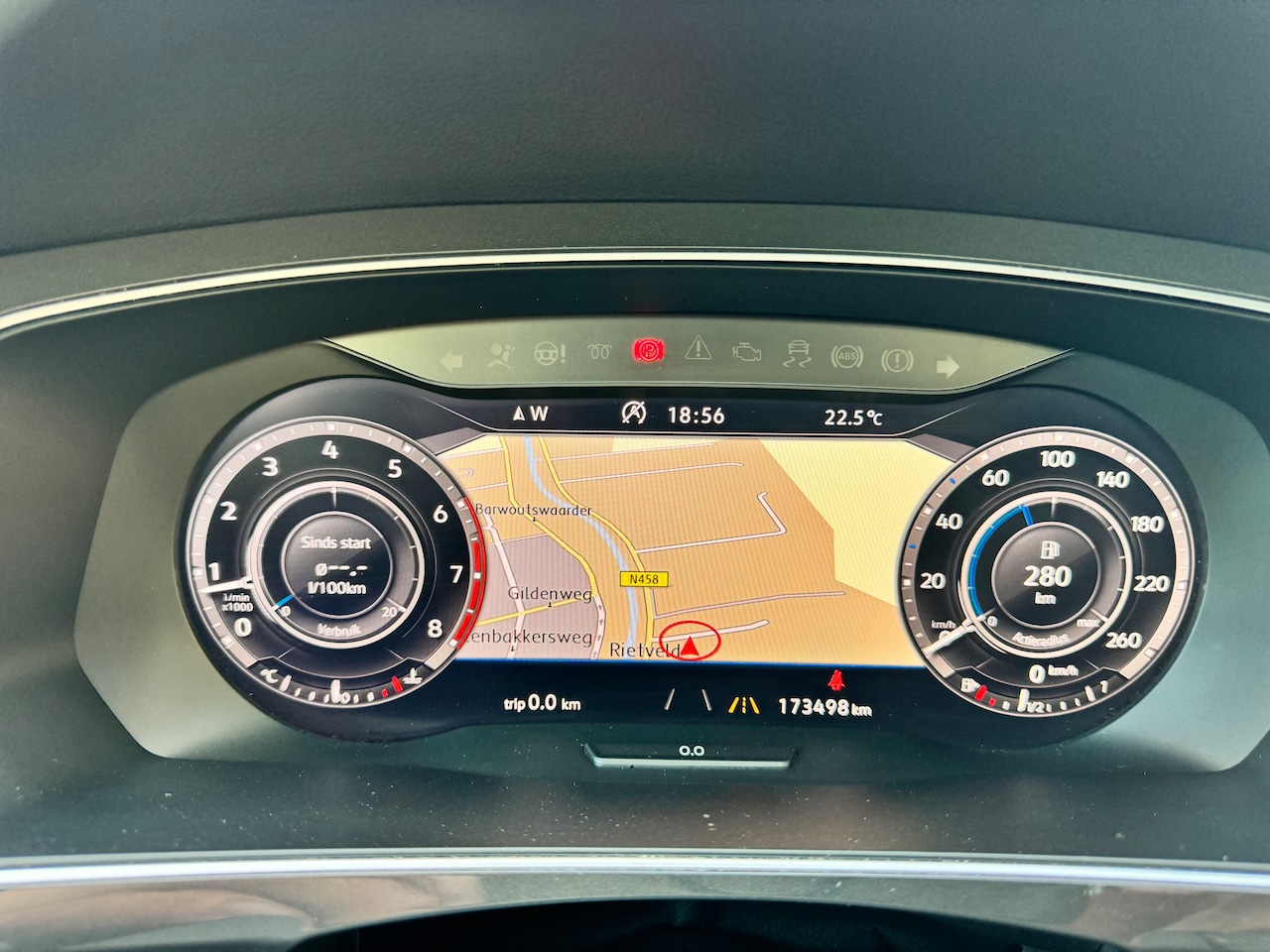 Volkswagen Tiguan - 1.4 TSI Highline VIRTUAL/PANO/LEER/TREKHAAK/CARPLAY