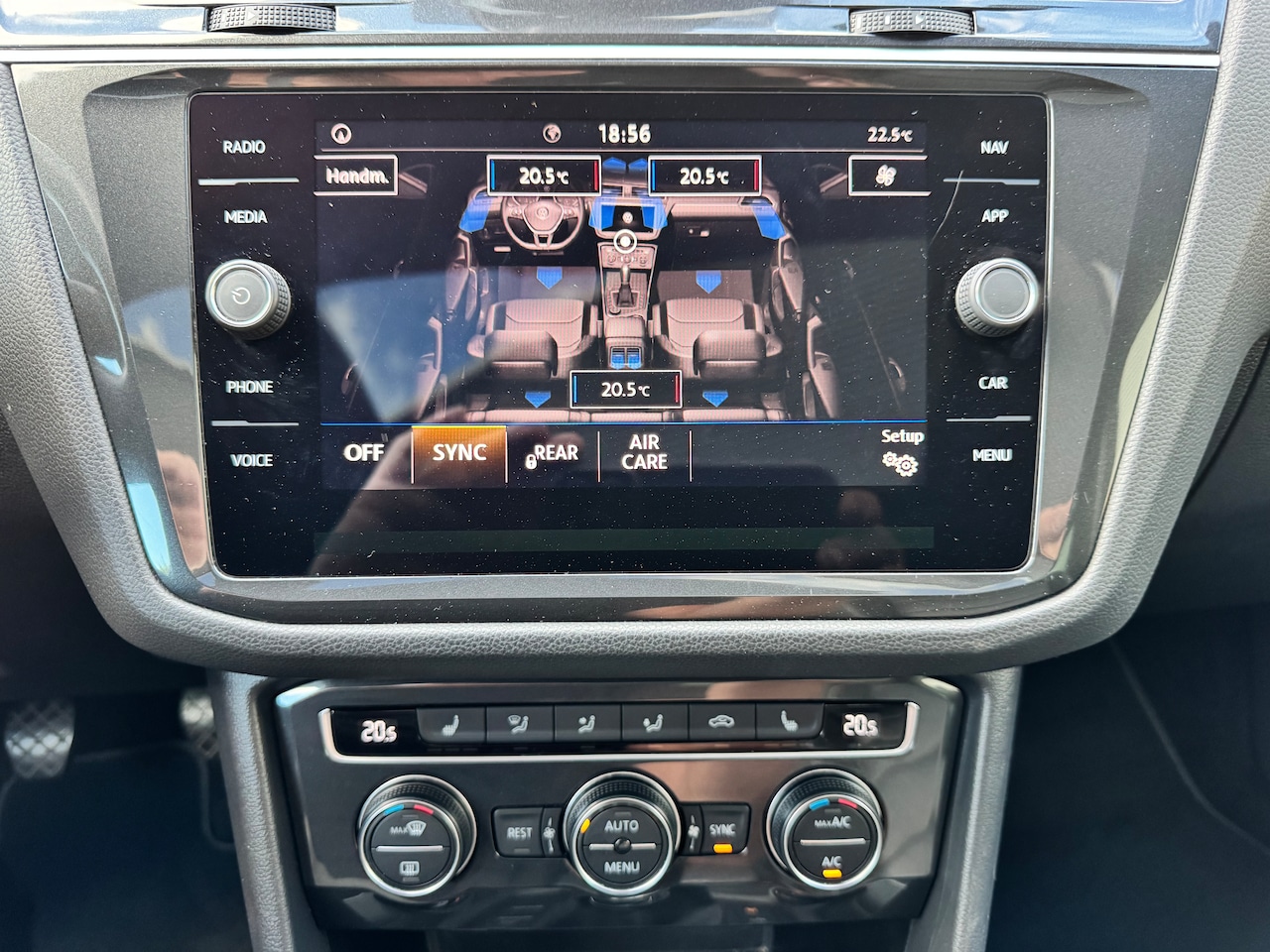 Volkswagen Tiguan - 1.4 TSI Highline VIRTUAL/PANO/LEER/TREKHAAK/CARPLAY