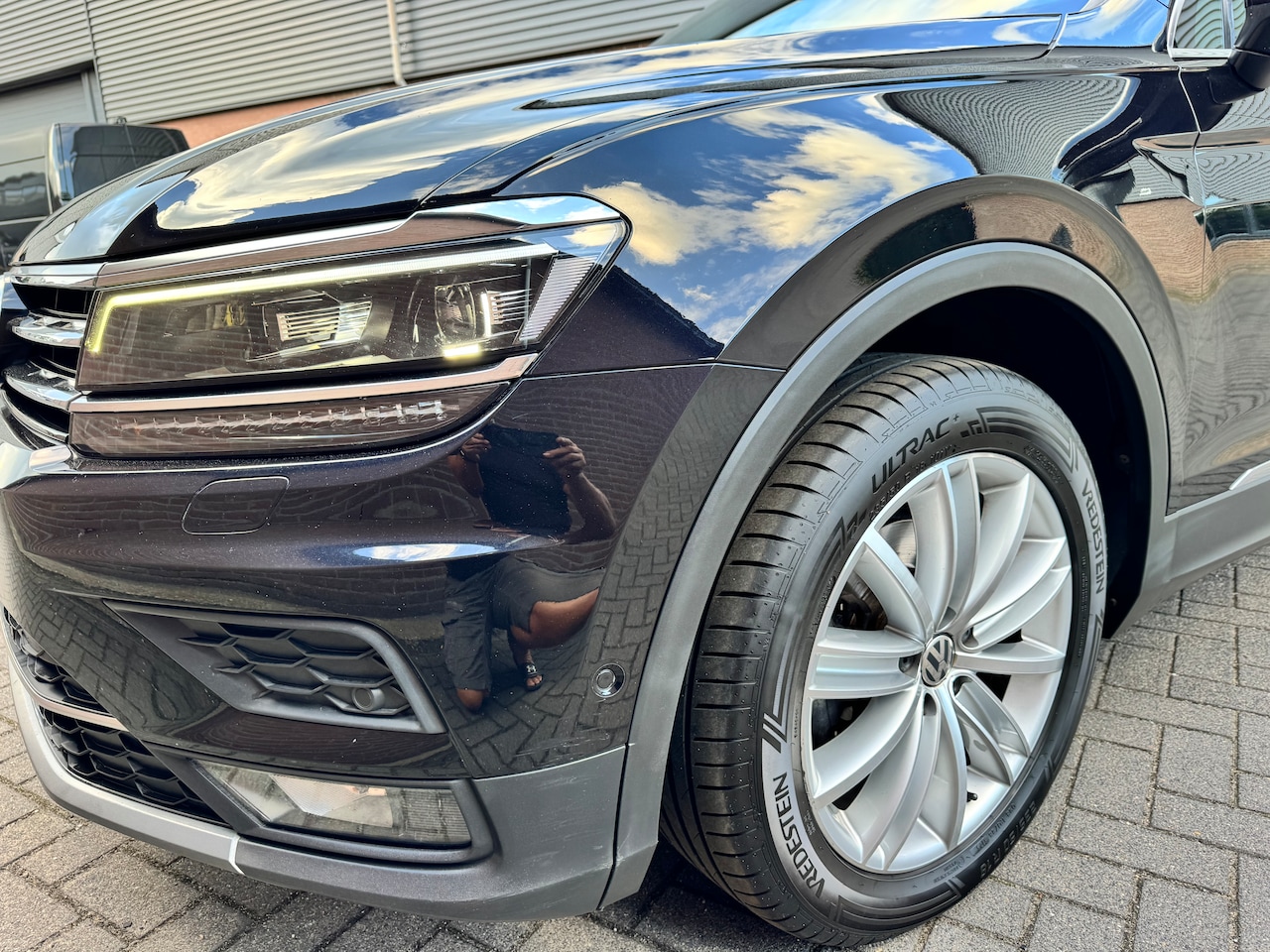 Volkswagen Tiguan - 1.4 TSI Highline VIRTUAL/PANO/LEER/TREKHAAK/CARPLAY