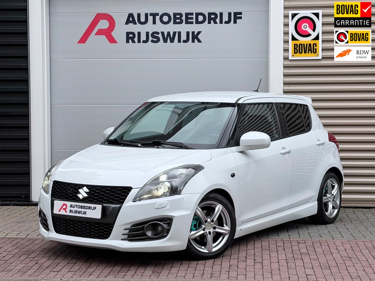 Suzuki Swift - 1.6 Sport Navigatie/Camera/Xenon - AutoWereld.nl