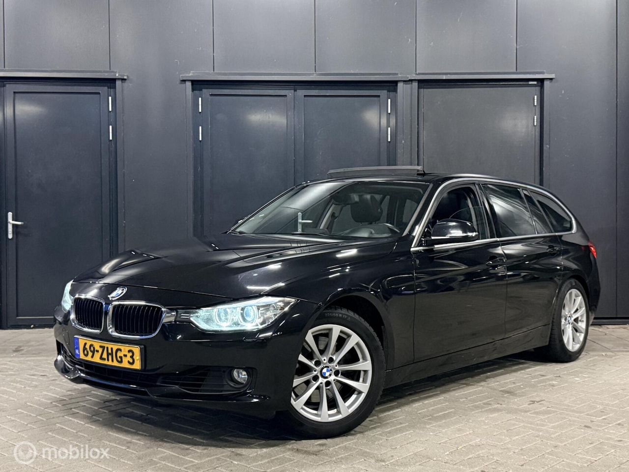 BMW 3-serie Touring - 328i Upgrade Edition/HUD/Pano/leder/led - AutoWereld.nl