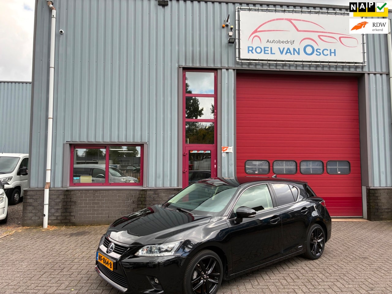 Lexus CT 200h - Sport Edition LAGE KM STAND! 22700km!! - AutoWereld.nl