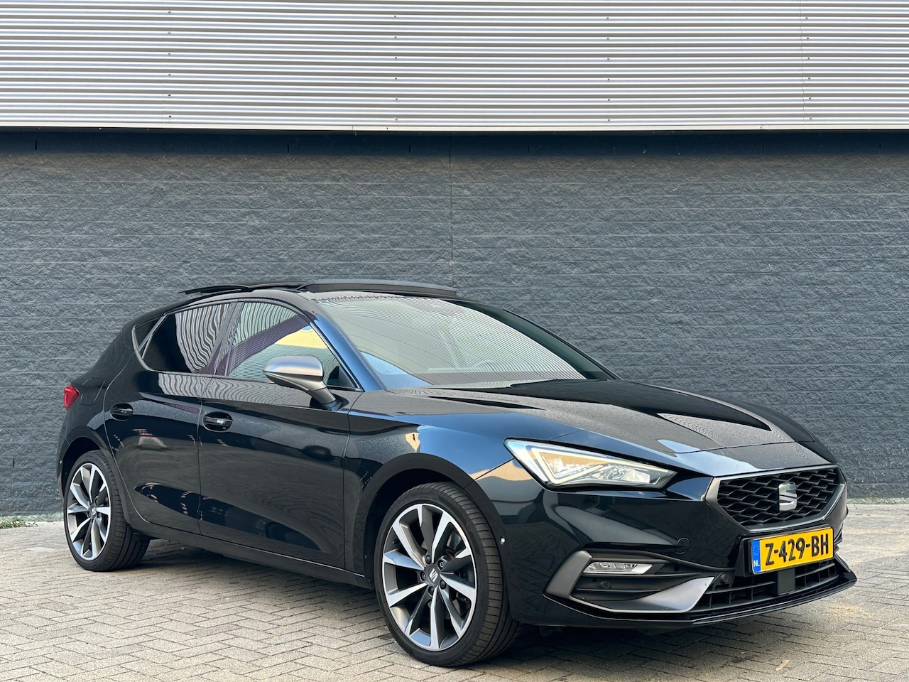 SEAT Leon - 1.4 TSI eHybrid PHEV FR Business Intense 1.4 TSI eHybrid PHEV FR Business Intense - AutoWereld.nl