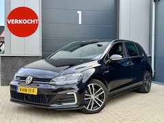 Volkswagen Golf - 7.5 GTE *Leder* Apple Carplay / Stoelverwarming / Camera / Adapt. Cruise / FULL LED / 17"L