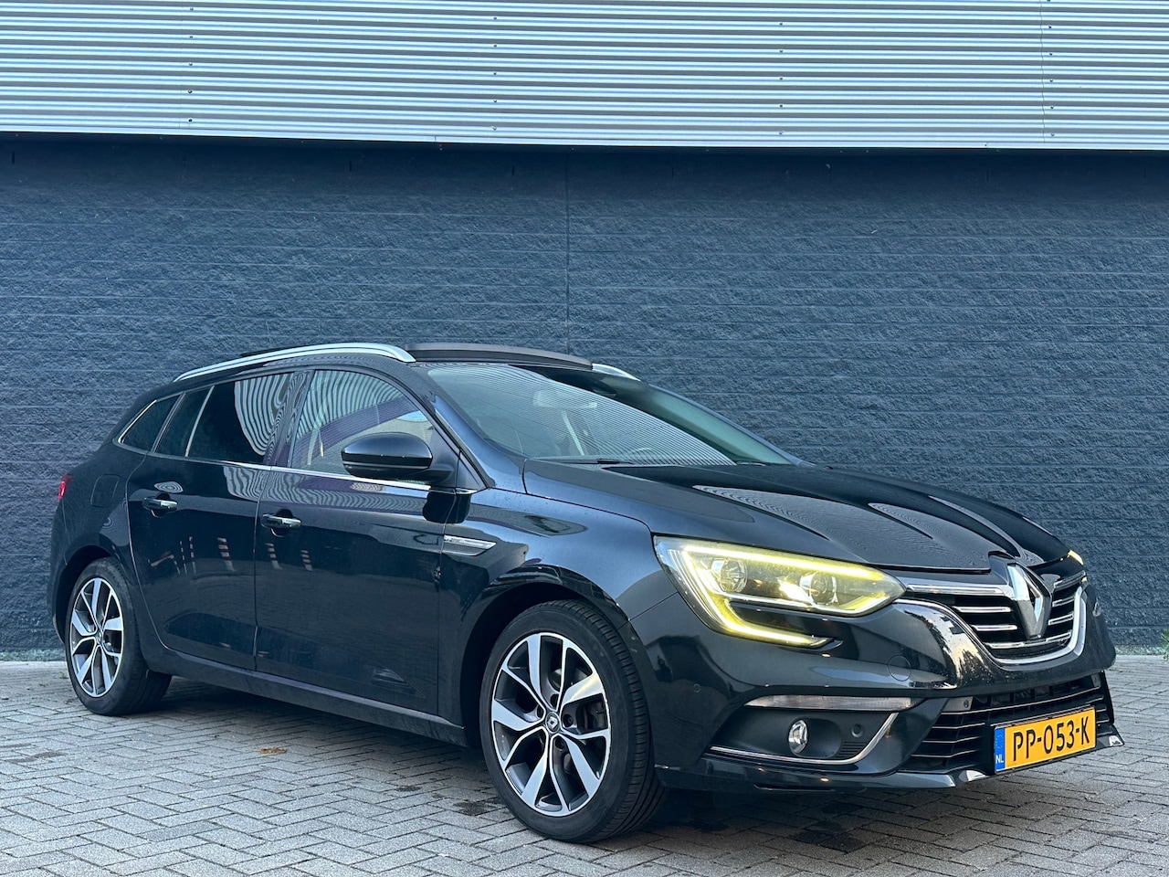 Renault Mégane Estate - 1.2 TCe Bose Panorama Leer NAP Orgineel Nederlands - AutoWereld.nl
