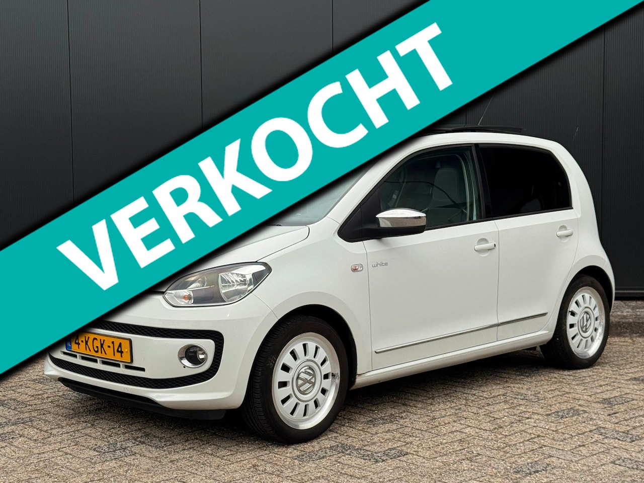 Volkswagen Up! - 1.0 high up! BM 5-drs | Pano-dak | Stoelverwarming | Park. Sensoren | Navigatie | Orig. NL - AutoWereld.nl