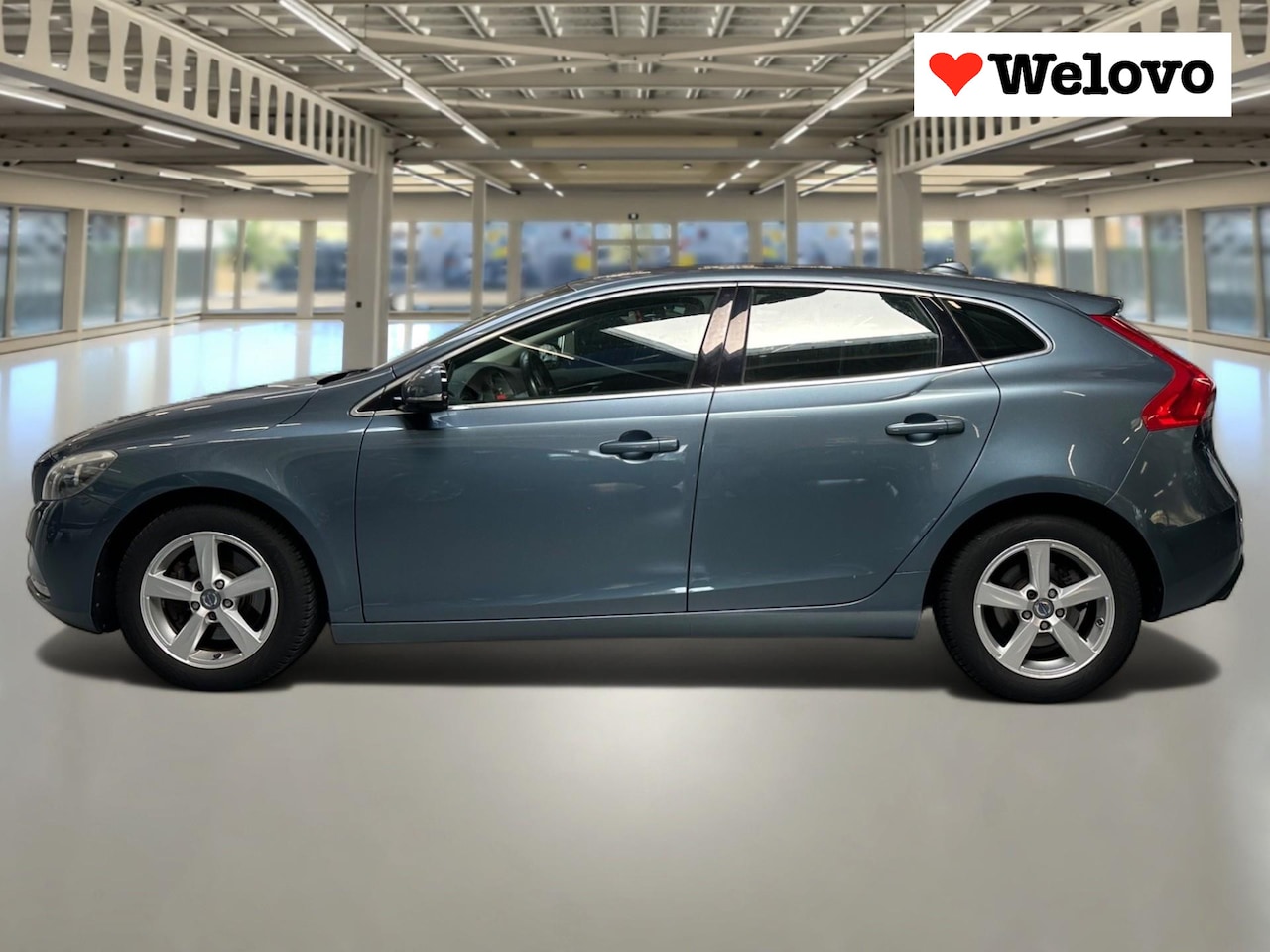 Volvo V40 - 1.6 T3 Momentum Leder, Navi+Camera, Bluetooth.. - AutoWereld.nl