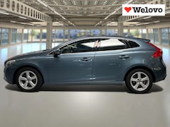 Volvo V40 - 1.6 T3 Momentum Leder, Navi+Camera, Bluetooth