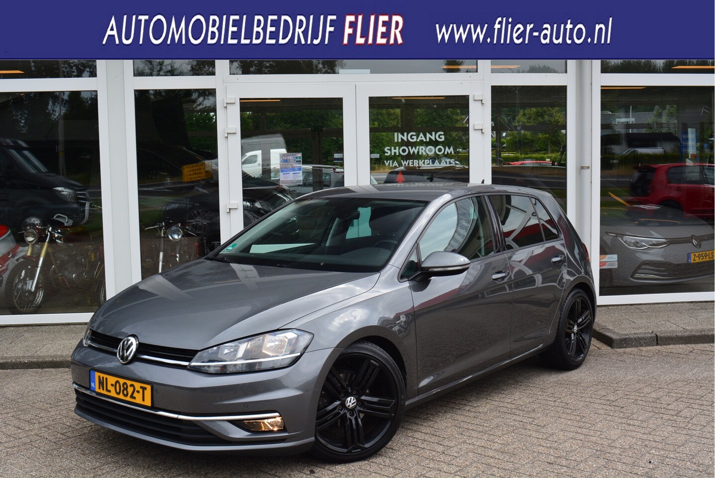 Volkswagen Golf - 1.0 111PK TSI Comfortline Executive | Adaptive | CarPlay | Orig. NL | NAP | - AutoWereld.nl