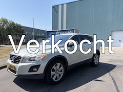 Volvo XC60 - 3.0 T6 AWD Momentum 4X4 Automaat 320 PK. Onverwoestbare auto met slechts 151.000 KM Alle k