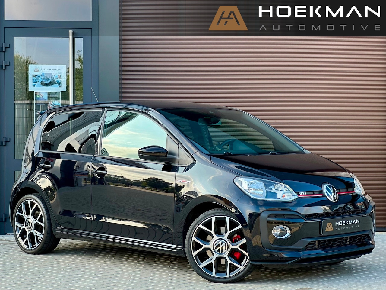 Volkswagen Up! - 1.0 TSI GTI 5-deurs | Climate, Cruise, Camera, Beats Audio, PDC, Getint Glas, Stoelverw., - AutoWereld.nl