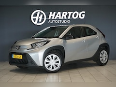 Toyota Aygo X - 1.0 VVT-i MT Play + CAMERA / ADAPTIEVE CRUISE / CARPLAY
