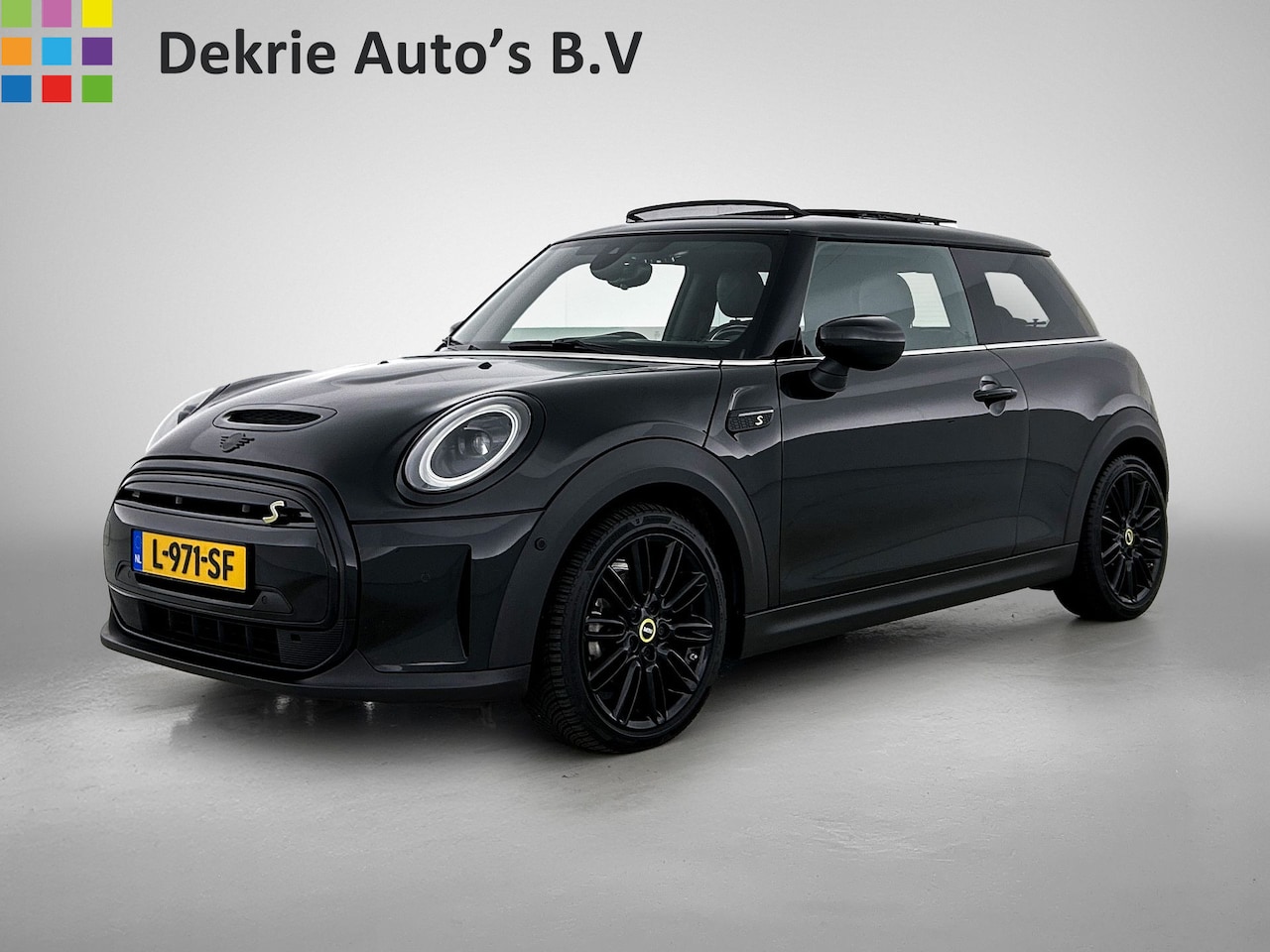 MINI Electric - MINI Yours 135KW / 33 kWh / Panoramadak / Leder sport / Pdc+Camera / Classic-Comfort-Drivi - AutoWereld.nl