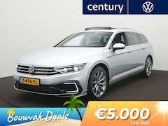 Volkswagen Passat Variant - 1.4 TSI PHEV GTE Business Panoramaschuif-kanteldak - IQ Light - Navigatie - Trekhaak - ACC