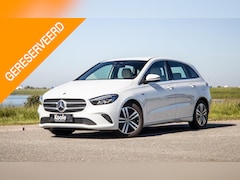 Mercedes-Benz B-klasse - 250 e Business Solution Luxury Limited CARPLAY / AMBILIGHT / STOELVERWARMING / CAMERA / DE