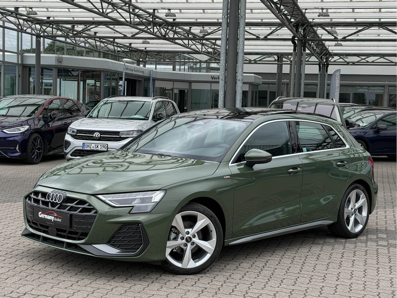 Audi A3 Sportback - 35TFSI S-Edition NIEUW! 2653km! Pano Sonos M-Led RS-Zetels ACC Side/Lane Assist Districtgr - AutoWereld.nl