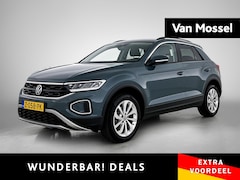 Volkswagen T-Roc - 1.5 TSI Life Edition 17 inch velgen | Automaat | Cruise control | Apple carplay / Android