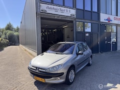 Peugeot 206 - 1.6-16V Gentry Airco 5 Deuren Nieuwe APK NAP Logisch