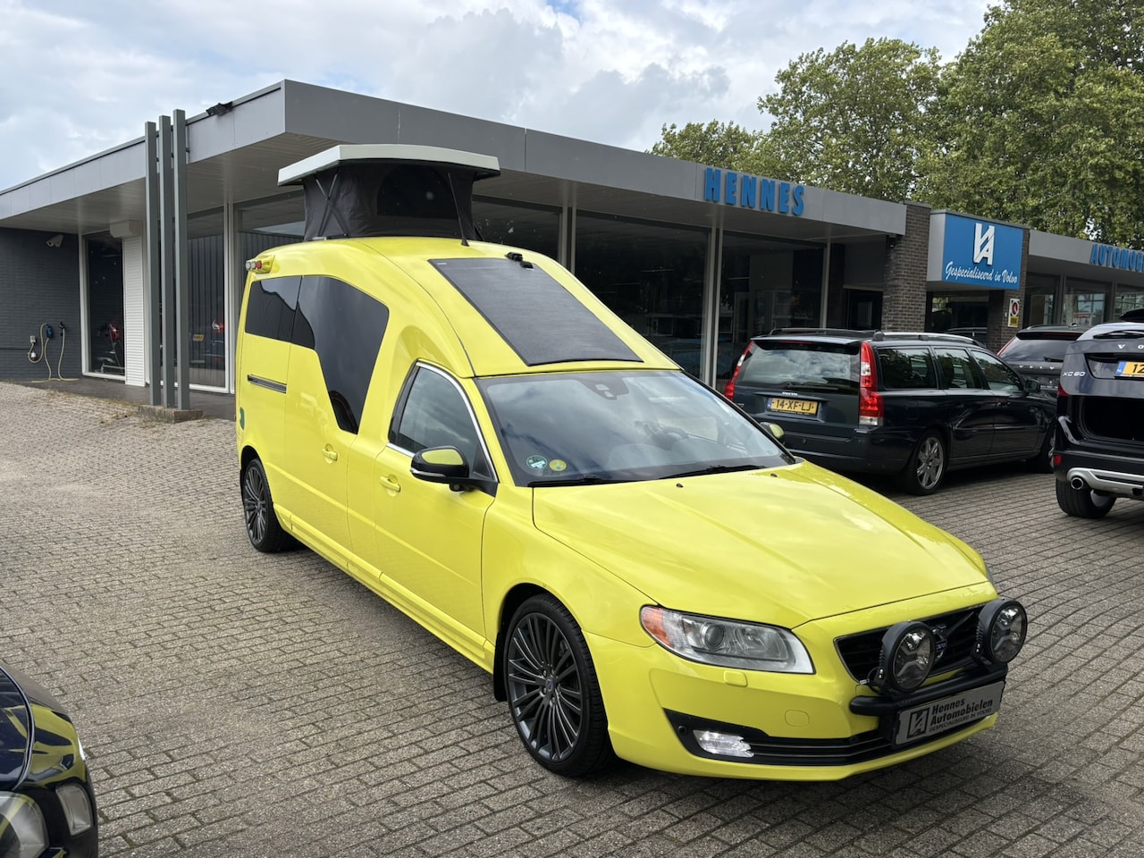 Volvo V70 - D5 AWD NILSSON 275pk Camper Zonnepaneel 3Pers - AutoWereld.nl