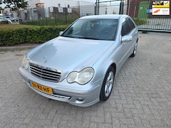 Mercedes-Benz C-klasse - 200 K. Avantgarde SPORT PDC LEDER CRUISE