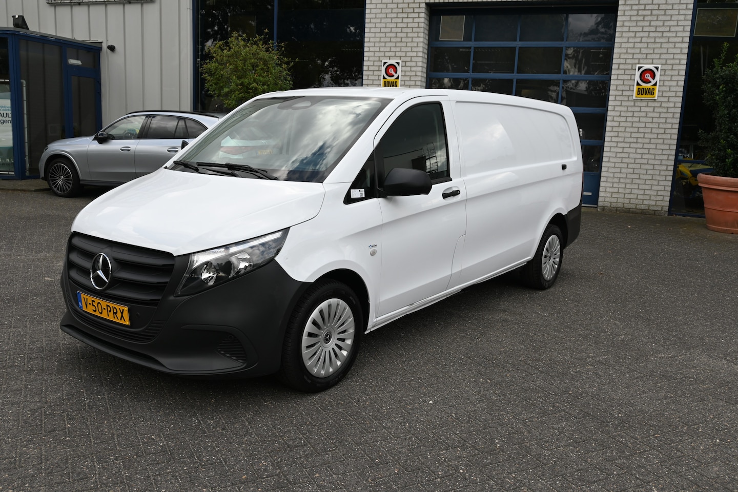 Mercedes-Benz Vito - 116 CDI L3 Pro MBUX Navigatie met camera, Stoelverwarming, 270 graden deuren - AutoWereld.nl
