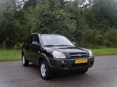 Hyundai Tucson - 2.0i Style Premium . Airco . Leder . Cruiscontrol . LMV . enz