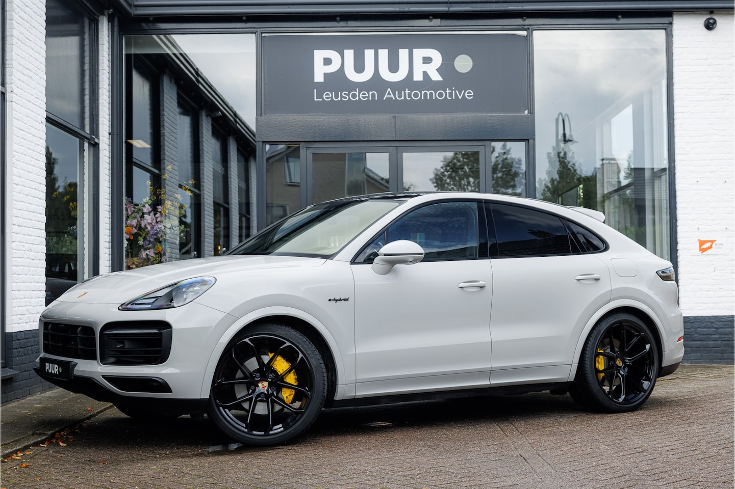 Porsche Cayenne Coupé - 3.0 E-Hybrid Platinum Edition Kreide - Trekhaak - 360 camera - AutoWereld.nl