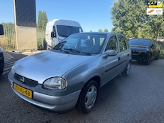 Opel Corsa - 1.2i-16V 5 drs Automaat
