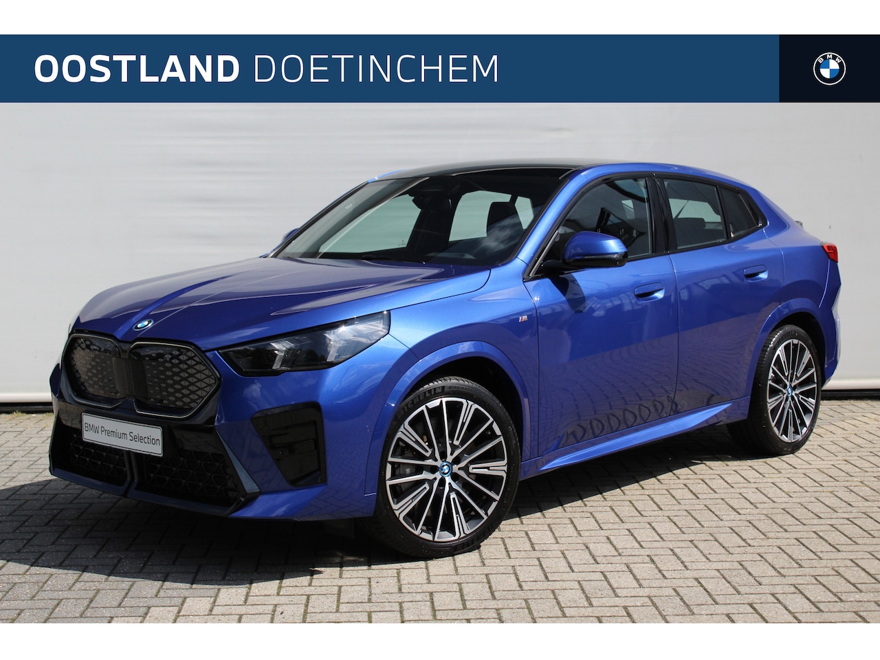 BMW iX2 - eDrive20 M Sport / Panoramadak / Trekhaak / Sportstoelen / Head-Up / Adaptieve LED / Comf - AutoWereld.nl