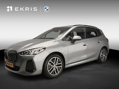BMW 2-serie Active Tourer - 218i | M-Sportpakket | LED | Navigatie | Trekhaak | Panoramadak | Sportstoelen | DAB | Har