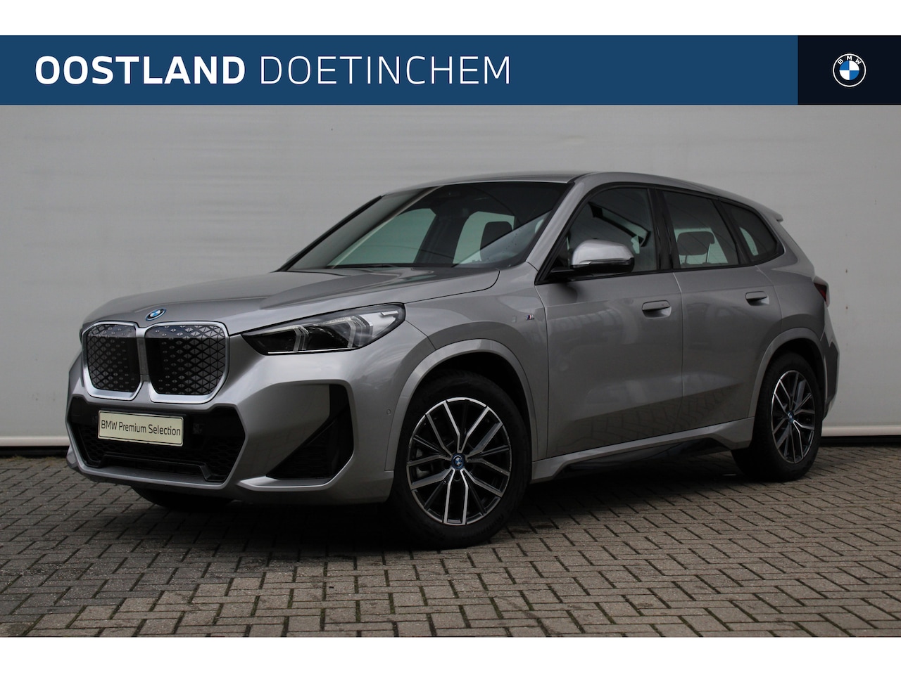 BMW iX1 - xDrive30 M Sport / Sportstoelen / Comfort Access / Adaptieve LED / Stoelverwarming / Achte - AutoWereld.nl