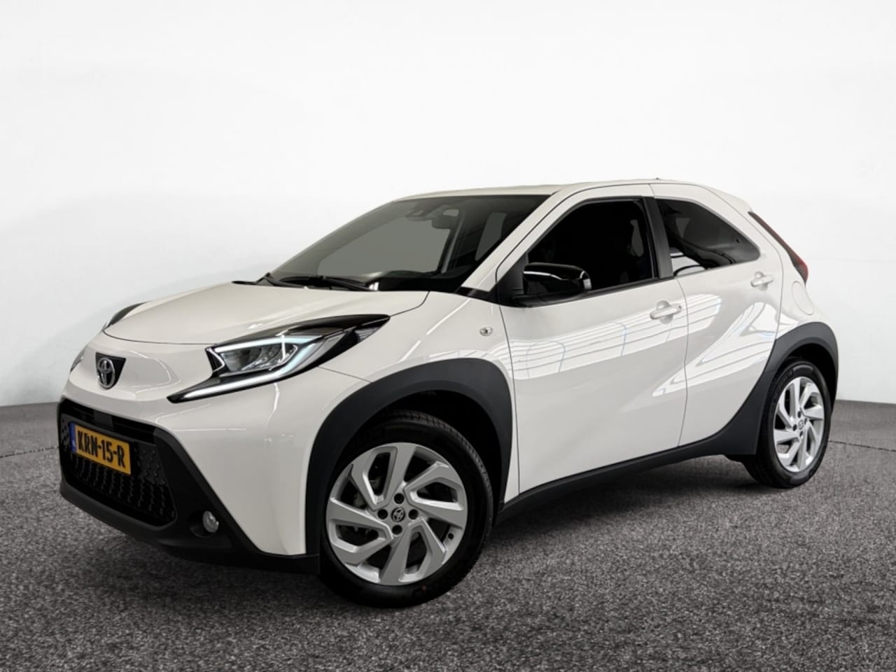 Toyota Aygo X - 1.0 VVT-i S-CVT first| Stoelverw.| Carplay| Led| Lichtmetaal| - AutoWereld.nl