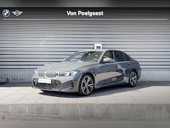 BMW 3-serie - Sedan 318i M Sport | Trekhaak