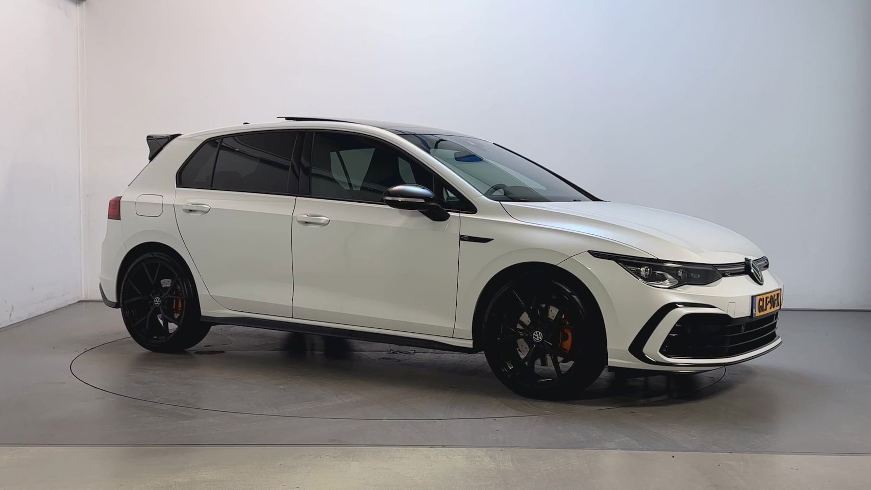 Volkswagen Golf - 2.0 TSI 190pk DSG R-Line IQ-LED Panoramadak Stoelverwarming Sfeerverlichting - AutoWereld.nl