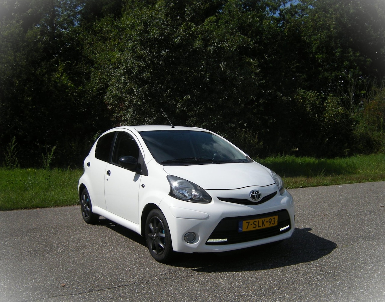 Toyota Aygo - 1.0 VVT-i Dynamic Blue . Airco . 5 Drs . LMV . Elec ramen . Toerenteller . enz - AutoWereld.nl