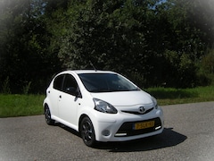 Toyota Aygo - 1.0 VVT-i Dynamic Blue . Airco . 5 Drs . LMV . Elec ramen . Toerenteller . enz