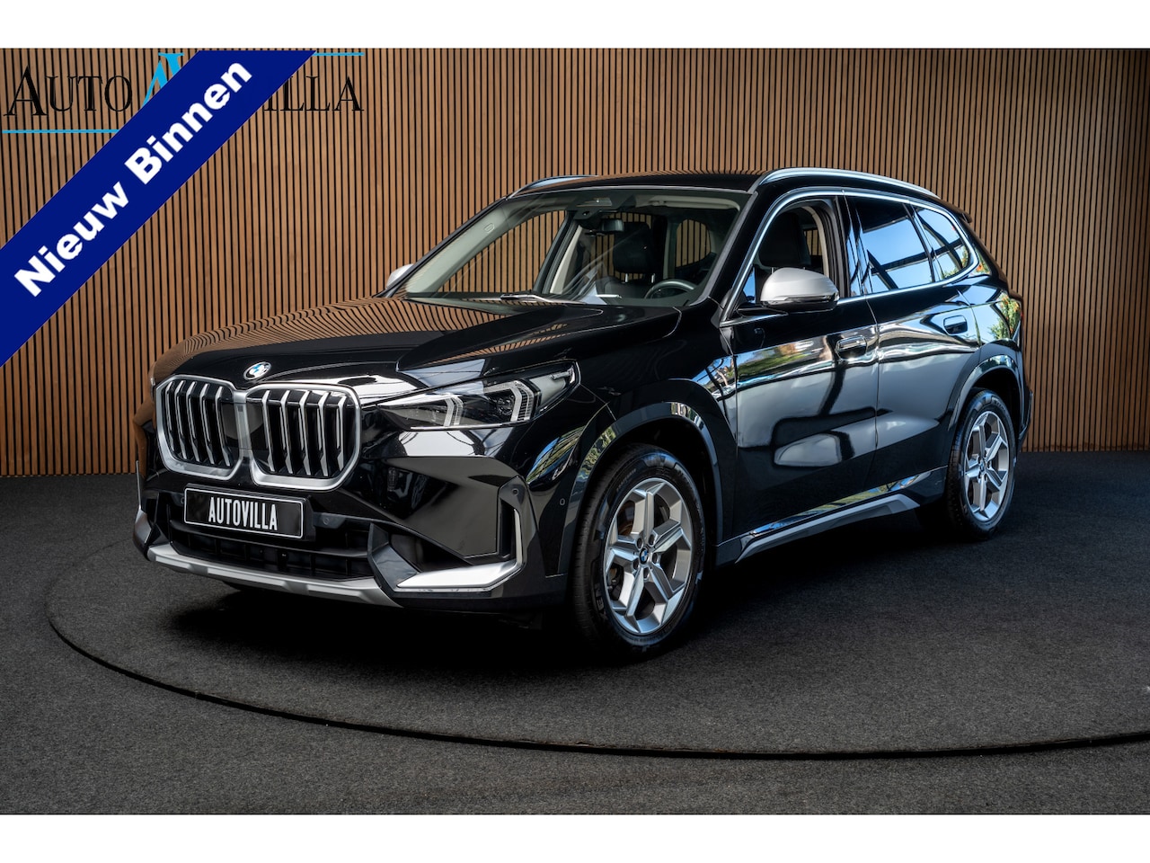 BMW X1 - xDrive23i xLine 18inch Sportstoelen Leder Driving Assistant Plus Trekhaak - AutoWereld.nl