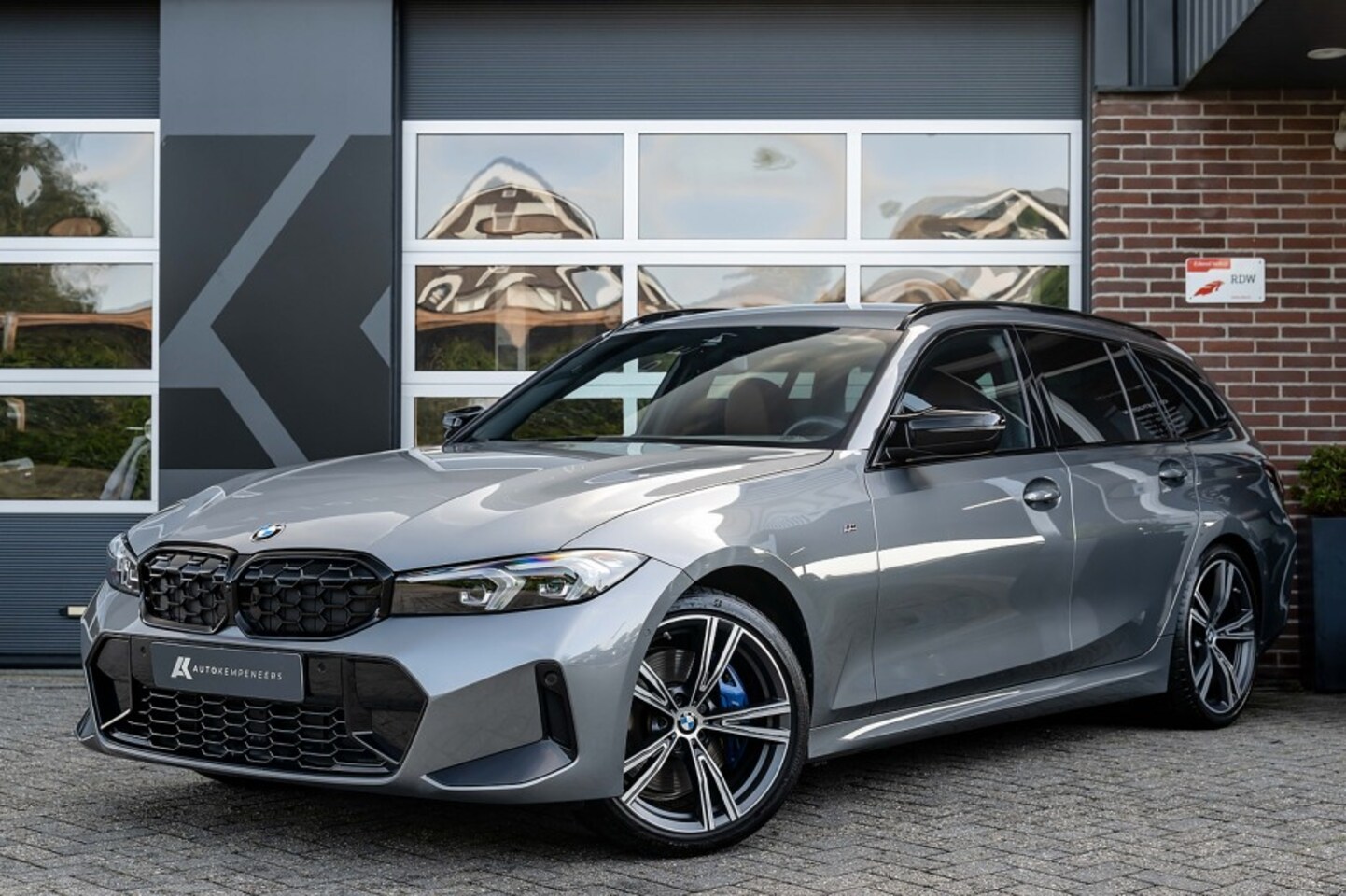 BMW 3-serie Touring - M340i xDrive | Harman/Kardon | Merino Leder Tartufo | 22.236 km! | Memory | Adaptief M-Ond - AutoWereld.nl