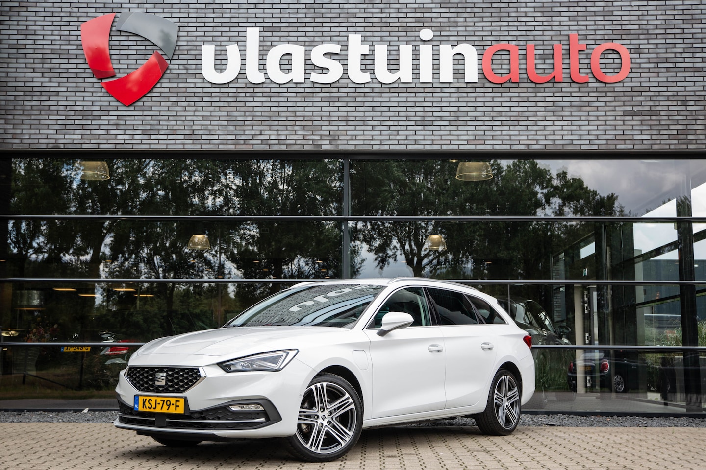 SEAT Leon Sportstourer - 1.4 TSI eHybrid PHEV Business Intense , SOH 93,8%, Trekhaak, Sfeerverlichting, Adap. Cruis - AutoWereld.nl