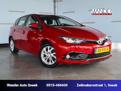 Toyota Auris - 1.8 Hybrid Dynamic /Stoelverwarming/Camera/Bluetooth