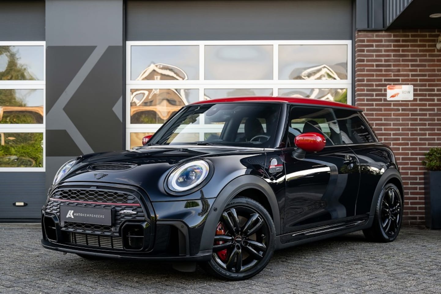 MINI John Cooper Works - | JCW Seats | Harman/Kardon | Head-Up | ACC | Camera | Adaptief Onderstel | - AutoWereld.nl