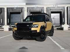 Land Rover Defender 110 - 2.0 P300e 110 Trophy Edition Deep Sandglow Yellow | € 1.437 per maand