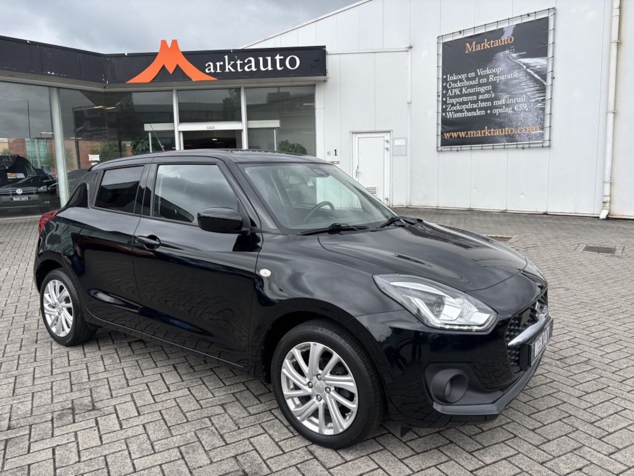 Suzuki Swift - 1.2 Comfort Smart Hybrid Navi Camera Carplay Adaptive Cruise - AutoWereld.nl