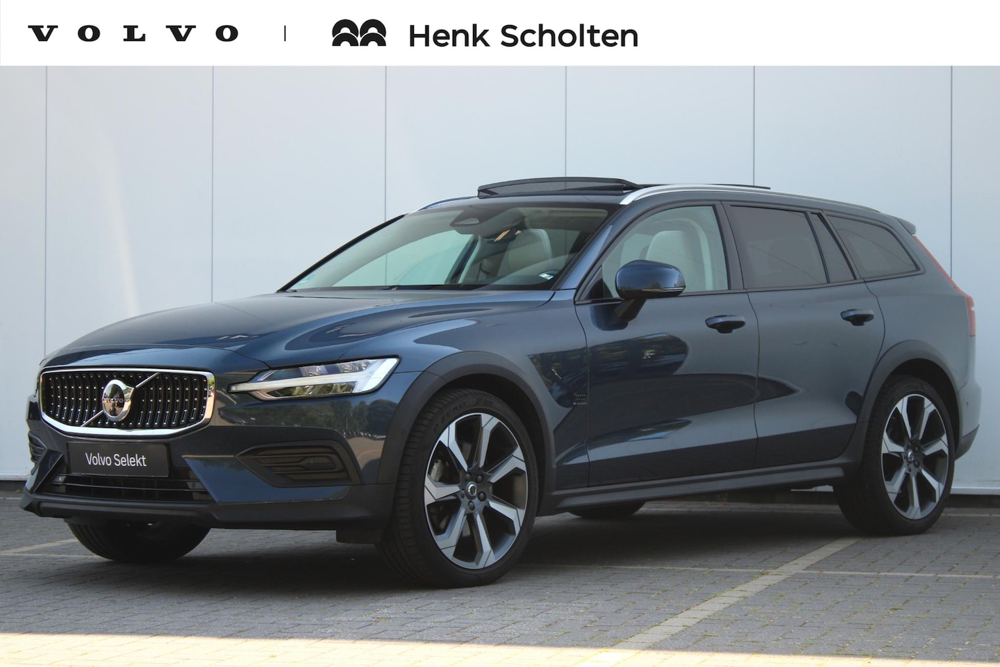 Volvo V60 Cross Country - B5 AWD Pro | Adaptieve Cruise Control | BLIS Dodehoekdetectie | 20" Velgen | Elektrisch ve - AutoWereld.nl