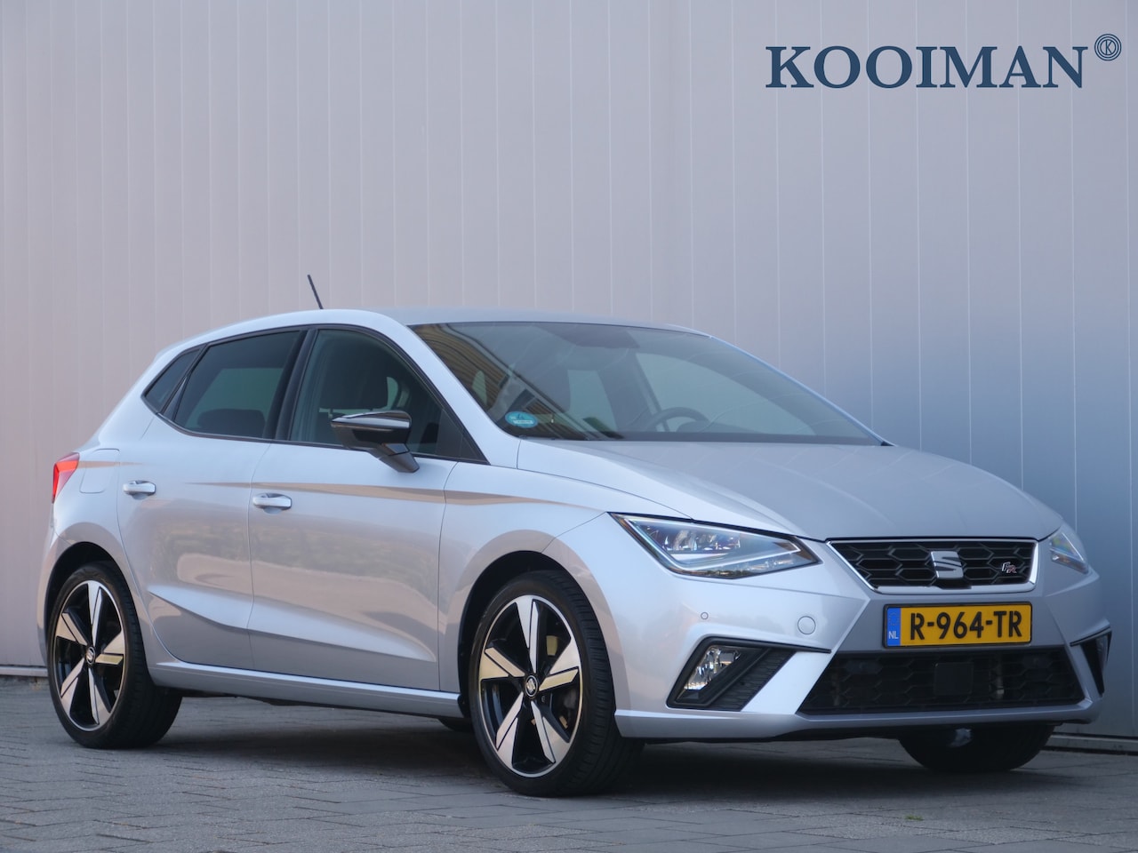 SEAT Ibiza - 1.0 TSI FR Business Intense 110Pk Apple Carplay / Camera / PDC / Navi / Cruise Control - AutoWereld.nl