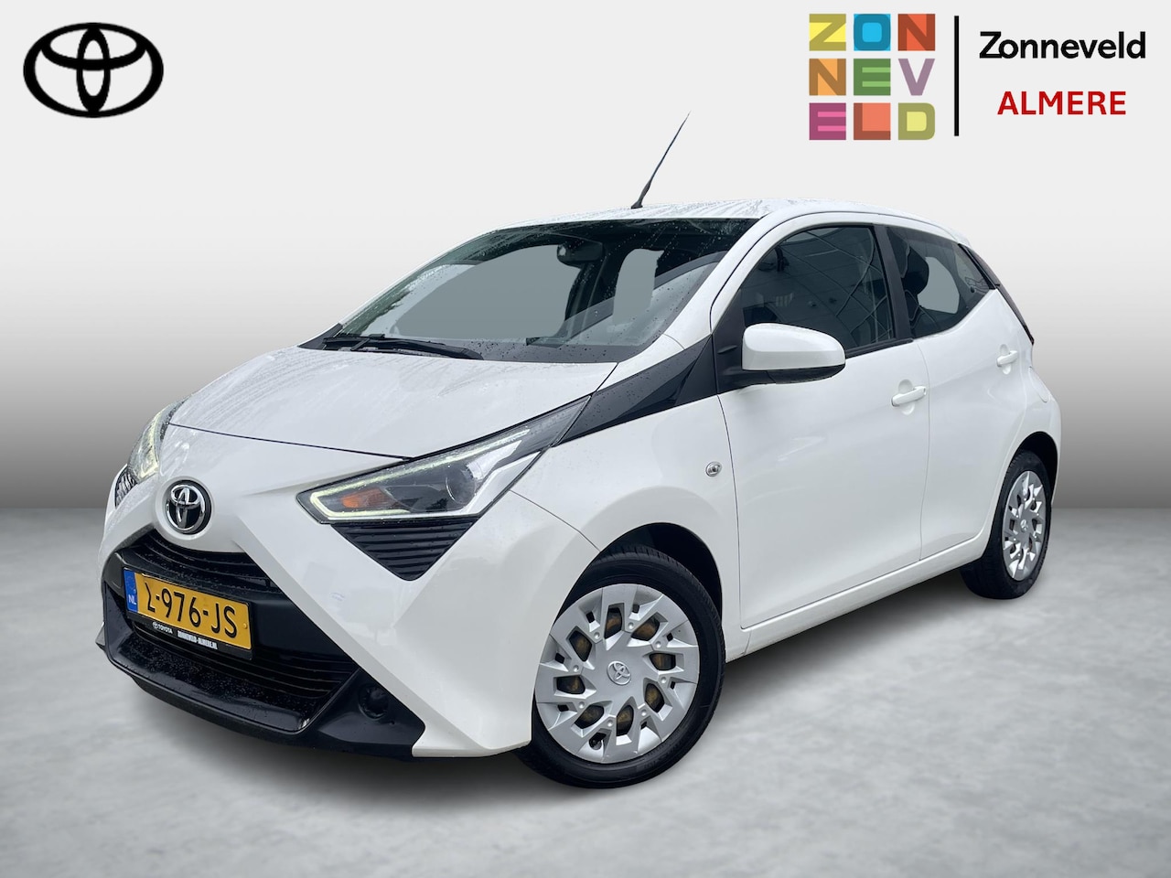 Toyota Aygo - 1.0 VVT-i x-play 1.0 VVT-i x-play - AutoWereld.nl